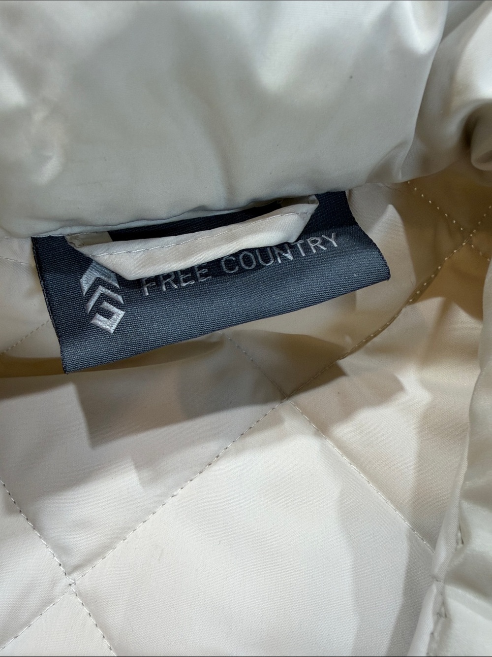 Free Country Quilted Cream Puffer Shirt-Jacket - Picture 2 of 9